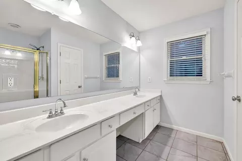 Bath - 6625 Eagle Pt, Suwanee, GA 30024 photo 5 of 6
