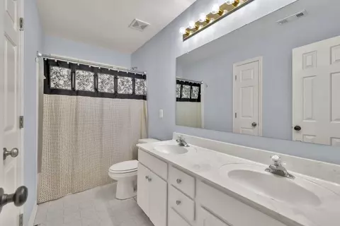 Bath - 6625 Eagle Pt, Suwanee, GA 30024 photo 2 of 6