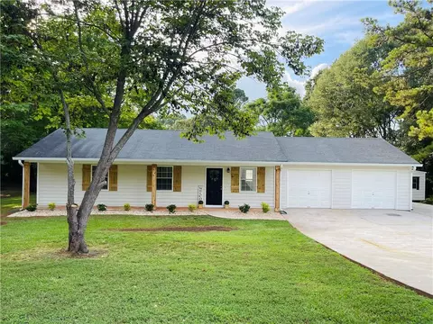 2303 Nancy Ct, Loganville, GA 30052