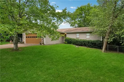 2605 Silver Cliff Dr, Duluth, GA 30096 photo 2