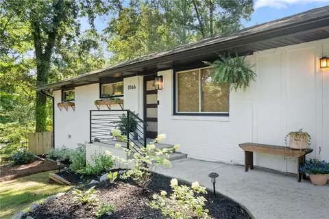 1066 Starline Dr SE, Smyrna, GA 30080