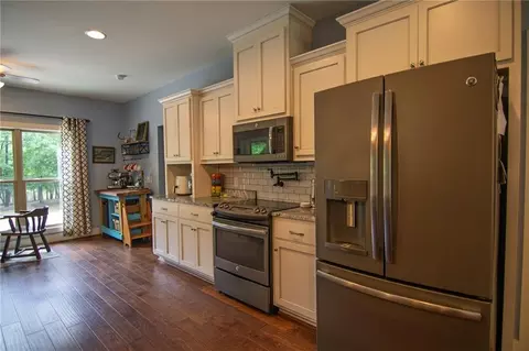 Kitchen - 299 Savior Ln, Hamilton, GA 31811 photo 3 of 10