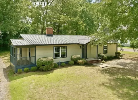 127 Holly St, Social Circle, GA 30025