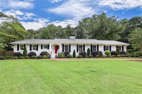 868 Hickory Dr SW, Marietta, GA 30064