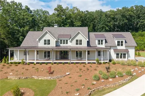 1013 Crossroads Trl, Milton, GA 30004