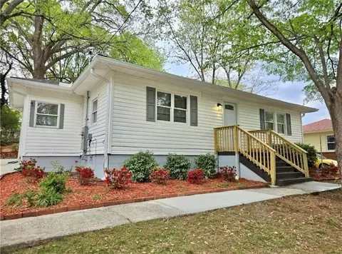 2495 Glendale Cir SE, Smyrna, GA 30080