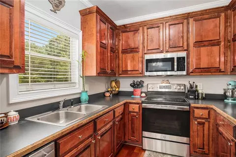 145 Manor Pl, Commerce, GA 30530 photo 9