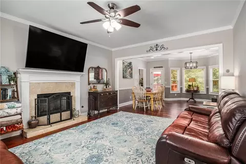 145 Manor Pl, Commerce, GA 30530 photo 4