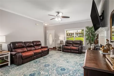 145 Manor Pl, Commerce, GA 30530 photo 3