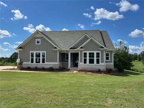 242 Sweetgrass Dr, Demorest, GA 30535
