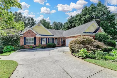 6307 Bluegrass Ln, Flowery Branch, GA 30542