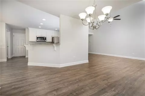 Living - 5240 Sandy Cross Rd, Carnesville, GA 30521 photo 4 of 7