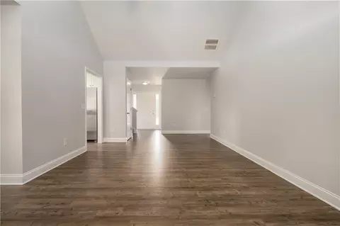 Living - 5240 Sandy Cross Rd, Carnesville, GA 30521 photo 3 of 7