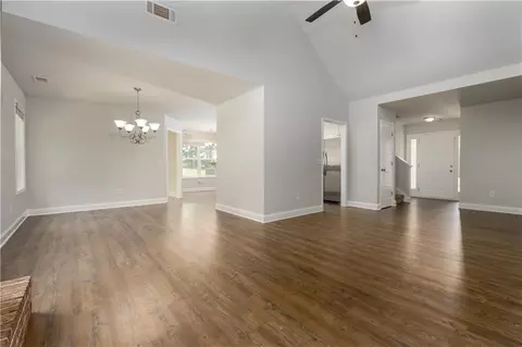 Living - 5240 Sandy Cross Rd, Carnesville, GA 30521 photo 2 of 7