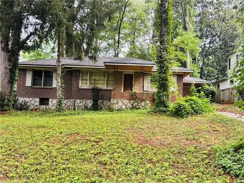 2284 Ferndale Dr, Decatur, GA 30030