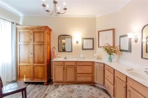 Bath - 445 Tuxedo Dr, Commerce, GA 30530 photo 1 of 4