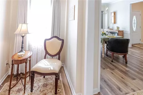 Entry Way - 445 Tuxedo Dr, Commerce, GA 30530 photo 2 of 3