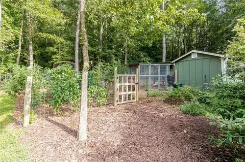 Exterior - 445 Tuxedo Dr, Commerce, GA 30530 photo 4 of 6