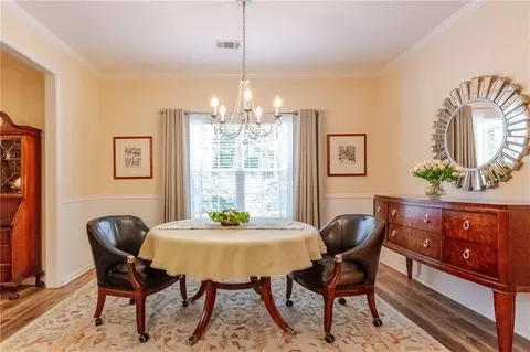 Dining - 445 Tuxedo Dr, Commerce, GA 30530 photo 2 of 2