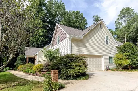 Exterior - 445 Tuxedo Dr, Commerce, GA 30530 photo 5 of 6