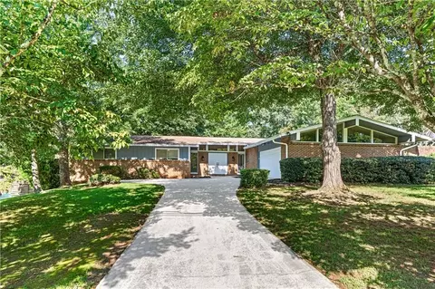 423 Rock Meadow Dr, Stone Mountain, GA 30088