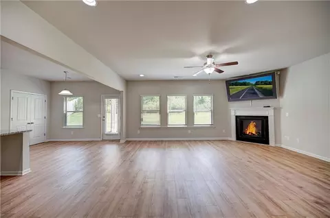 209 Willowbrook Dr SE, Calhoun, GA 30701 photo 5