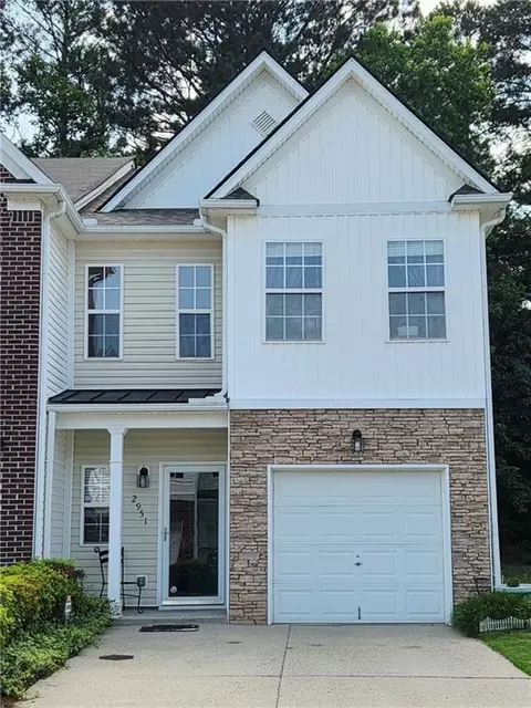 2951 Greyhawk Ln, Cumming, GA 30040