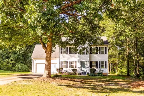 3605 Cobblestone Dr, Loganville, GA 30052