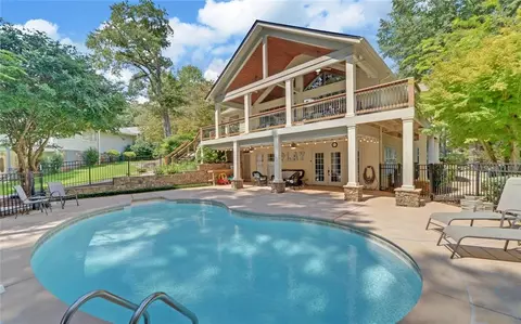 166 Cedar St, Lavonia, GA 30553