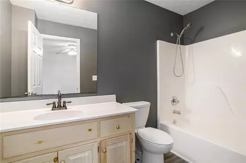 Bath - 12178 Brown Bridge Rd, Covington, GA 30016 photo 2 of 3