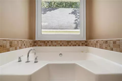 Bath - 12178 Brown Bridge Rd, Covington, GA 30016 photo 1 of 3
