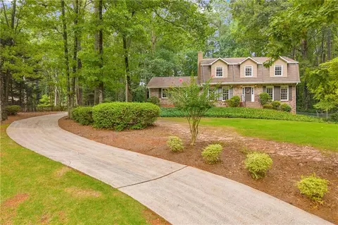 5560 Rosser Rd, Stone Mountain, GA 30087