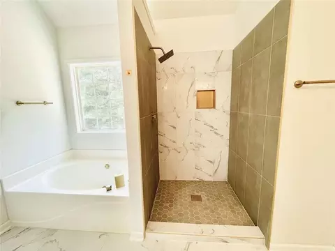 Bath - 50 Benedict Dr, Covington, GA 30016 photo 6 of 6