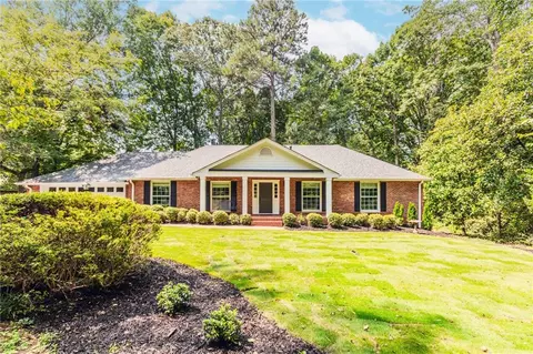 4609 Waterford Ct, Dunwoody, GA 30338
