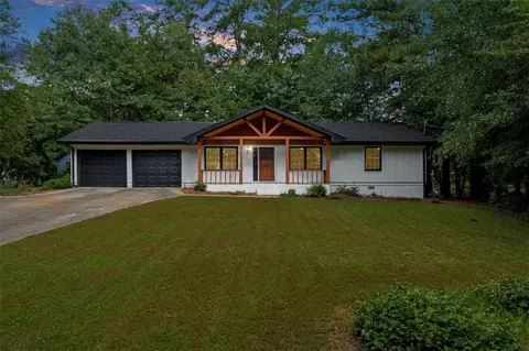 4210 Bob White Ln, Oakwood, GA 30566