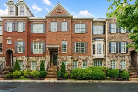 1227 Parkside Village Dr NW, Marietta, GA 30060