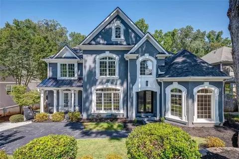 1076 Devine Cir, Atlanta, GA 30319