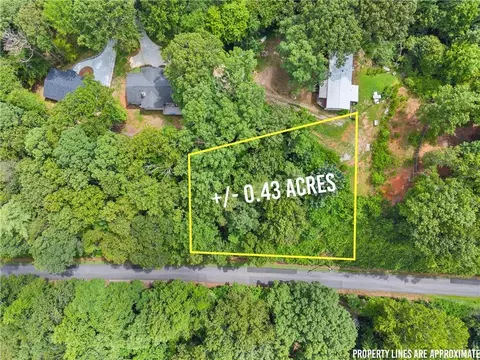 6317 Falcon Ln, Gainesville, GA 30506
