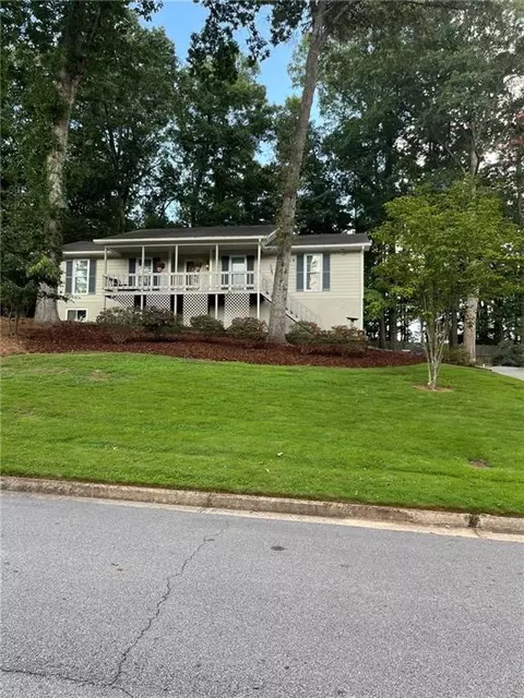 3911 Millwood Ln NW, Lilburn, GA 30047