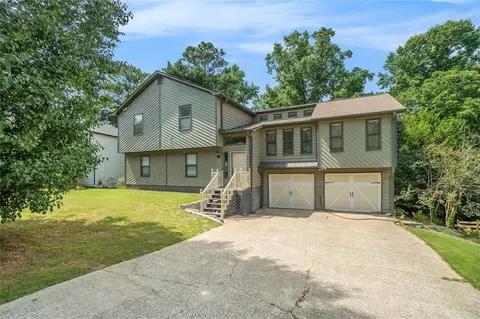1105 Tom Ln, Marietta, GA 30066