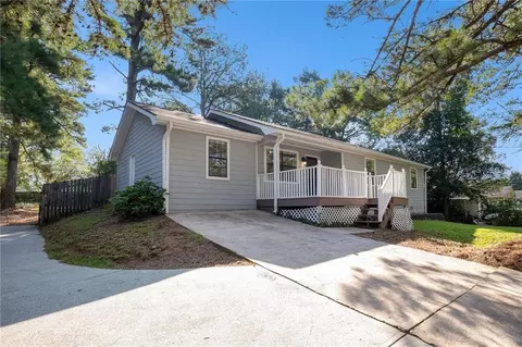 982 Waverly Dr, Lawrenceville, GA 30046