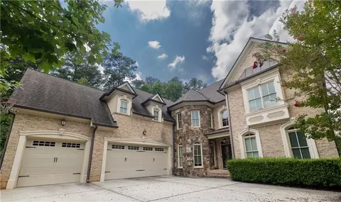 5125 Ophelia Ct SW, Lilburn, GA 30047