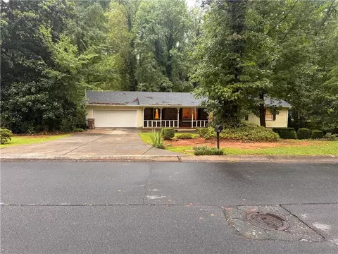 95 Simpson Dr NE, Kennesaw, GA 30144