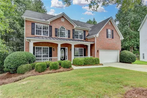 994 Rolling Forest Ln, Lilburn, GA 30047