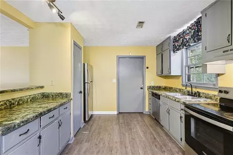 235 Mountain View Cir, Covington, GA 30016 photo 10