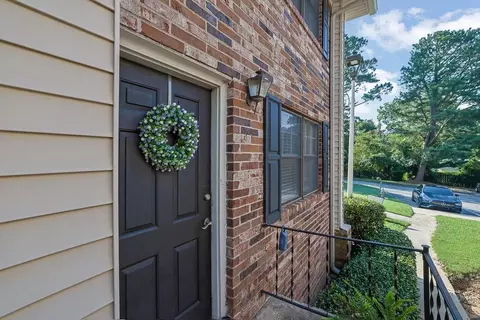 1235 Riverside Dr #D8, Gainesville, GA 30501