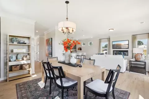 Dining - 156 Fair Oak Ln, Calhoun, GA 30701 photo 3 of 3