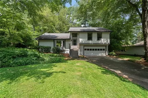 9795 Loblolly Ln, Roswell, GA 30075