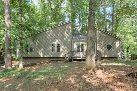 292 Hill Crest Cir, Woodstock, GA 30188