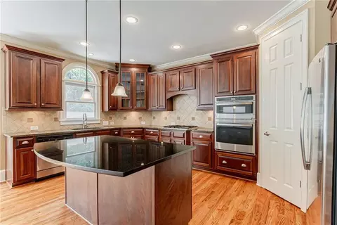 Kitchen - 1570 Briergate Dr, Duluth, GA 30097 photo 5 of 8